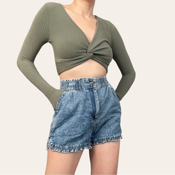 Windsor Green Front Twist Crop Top - Picture 3 of 3